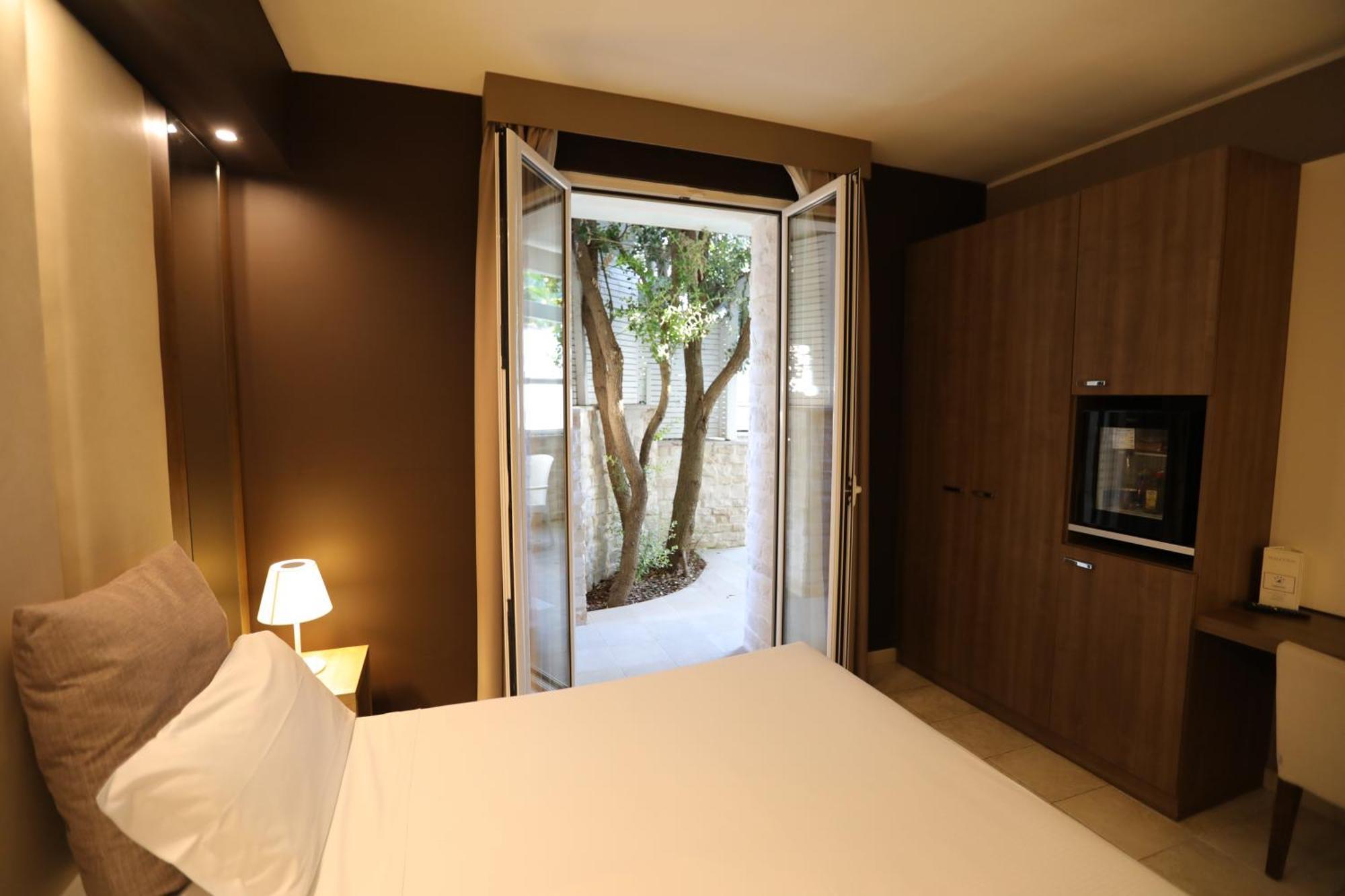 Hotel Lafayette ジョヴィナッツォ エクステリア 写真